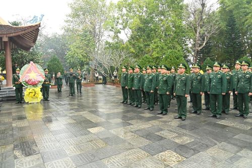 BĐBP Quảng Ninh tổ chức dâng hương, dâng hoa tưởng niệm, tri ân các Anh hùng, liệt sĩ tại Khu di tích lịch sử quốc gia Pò Hèn