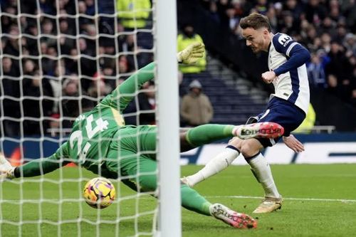 Maddison rực sáng, Tottenham đẩy MU xuống vị trí thứ 15