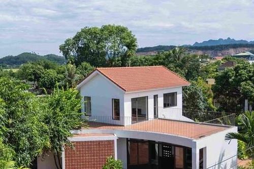Mê mẩn mẫu nhà 2 tầng kết hợp giữa truyền thống và hiện đại