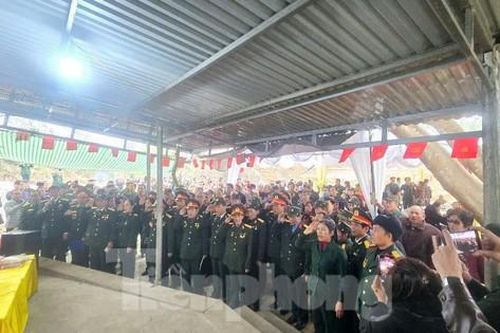 Nhiều đoàn cựu chiến binh tri ân đồng đội ở Pháo đài Đồng Đăng