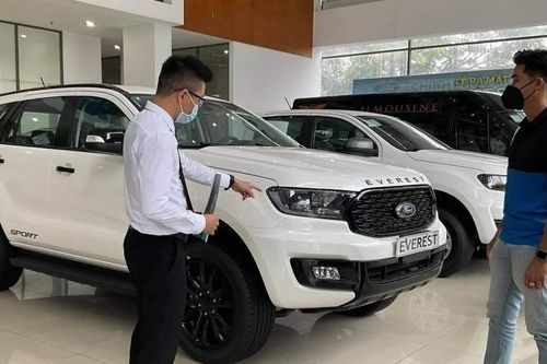 Ra Tết, có nên mua xe tồn kho số VIN 2024 cho rẻ?