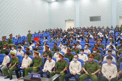 Hơn 100 người kháng cáo vụ đòi nợ thuê núp bóng công ty luật