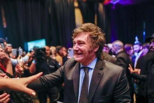 Tổng thống Argentina đối diện nguy cơ bị luận tội vì quảng cáo tiền ảo