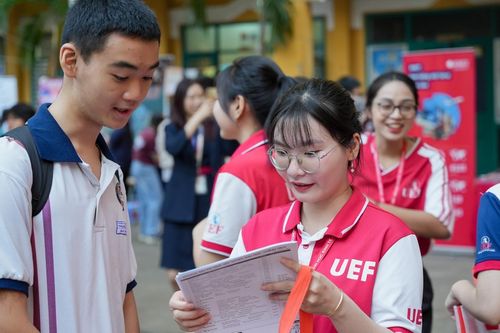Cơ hội nhận học bổng doanh nghiệp đến 50% học phí tại UEF