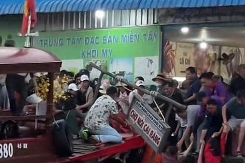 Dừng hoạt động cơ sở để du khách rơi xuống sông ở chợ nổi Cái Răng