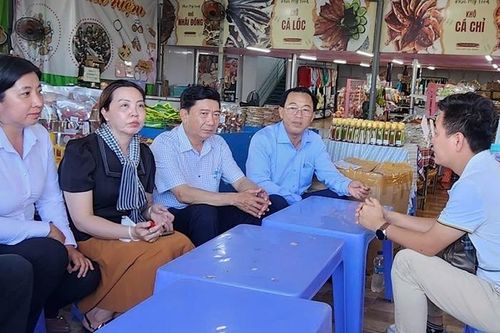 Nguyên nhân du khách rơi xuống sông ở chợ nổi Cái Răng, chủ cơ sở sẽ bị phạt