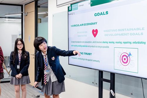 Học sinh tranh tài khả năng giải quyết vấn đề kinh doanh, giành học bổng 8,4 tỷ