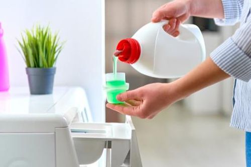 Sử dụng bột giặt, nước giặt hay viên giặt để tốt cho máy?