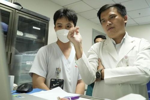 3 bệnh nhân nguy kịch vì lạm dụng 'bóng cười'