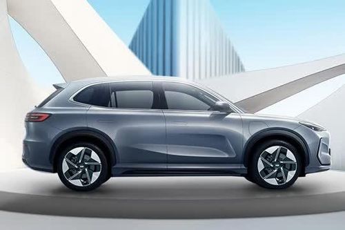 SUV hạng C công suất 217 mã lực, thiết kế đẹp mê ly, giá 750 triệu đồng