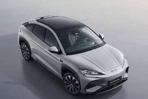 SUV dài hơn 4,8 mét, công suất 523 mã lực, nội thất sang chảnh, giá hơn 1,3 tỷ đồng