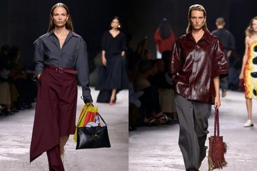 Grey x Burgundy: Cặp màu quyền lực nâng tầm phong cách