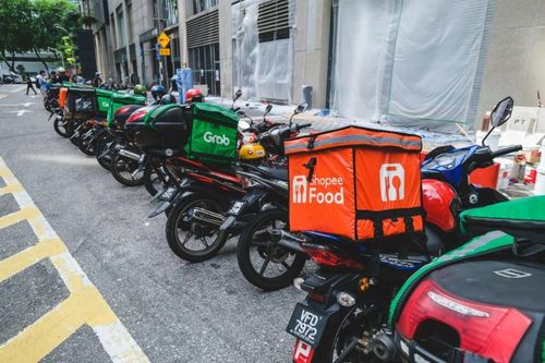 Cuộc đua song mã tại thị trường giao đồ ăn Việt Nam
