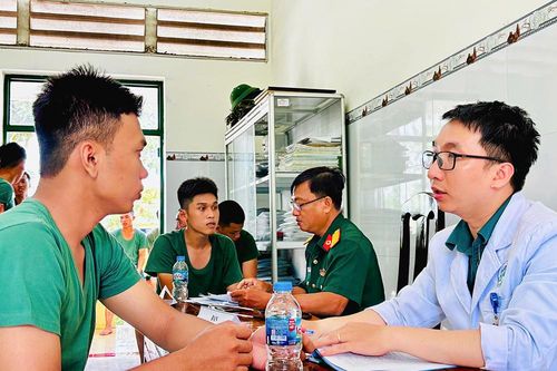 Khám phúc tra sức khỏe chiến sĩ mới nhập ngũ 2025