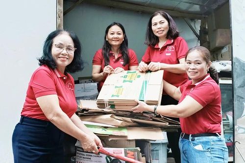 Thu gom phế liệu để làm từ thiện