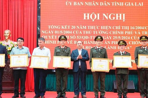 Đấu tranh xóa bỏ khung tổ chức FULRO, 'Tin lành Đê ga'