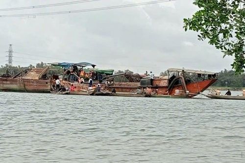 Quảng Bình: Một người tử vong trong vụ chìm thuyền trên sông Gianh