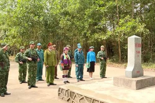 Tri ân những anh hùng trên đỉnh Pò Hèn