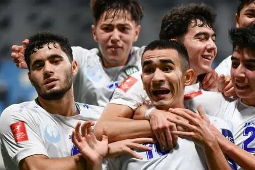 Uzbekistan giành quyền vào tứ kết U20 châu Á