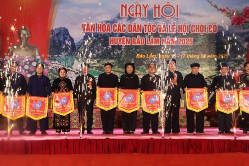 Khai mạc Ngày hội Văn hóa các dân tộc và lễ hội chọi bò huyện Bảo Lâm năm 2025
