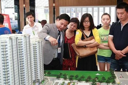 Nên chọn nhà trung tâm hay vùng ven?