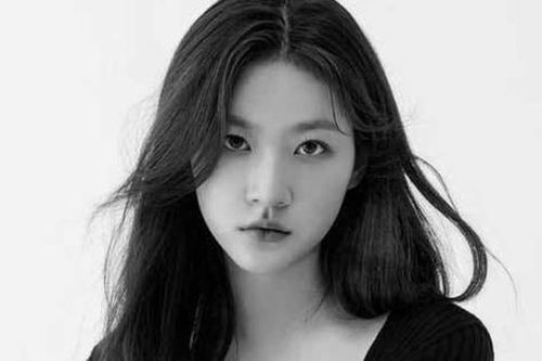 Gia đình Kim Sae Ron kiện YouTuber bình luận ác ý khiến con gái suy sụp tinh thần