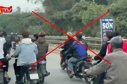 Xử lý nhóm thanh niên 'đầu trần' chạy xe máy dàn hàng trên quốc lộ