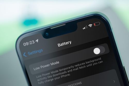 Bật chế độ tiết kiệm pin trên iPhone, người dùng phải đánh đổi gì?