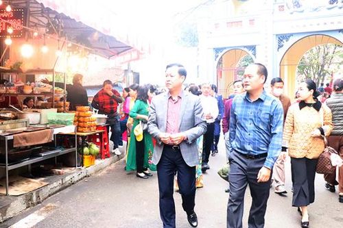 Hà Nội kiểm soát chặt an toàn thực phẩm mùa lễ hội Xuân 2025