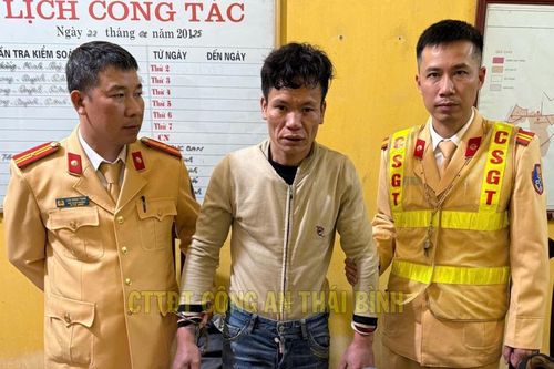 Khởi tố đối tượng dùng bình xịt hơi cay tấn công cảnh sát giao thông