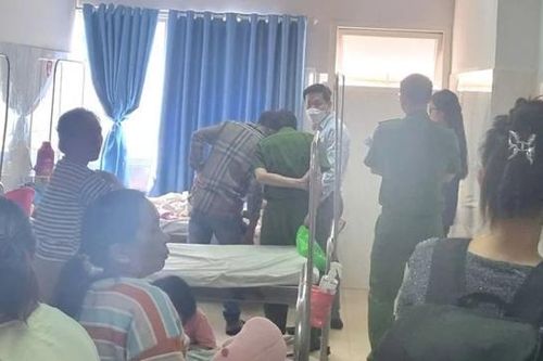 Các nhà hảo tâm hỗ trợ bé gái bị bầm tím má gần 500 triệu đồng