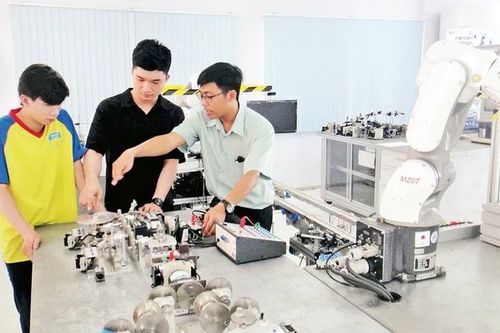 Đào tạo nguồn nhân lực chất lượng cao