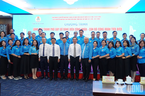 Lãnh đạo TP Hồ Chí Minh gặp gỡ đảng viên công nhân, cán bộ công đoàn tiêu biểu