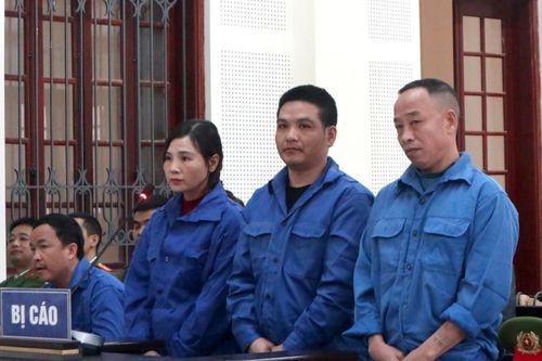Nối gót chồng hờ vào tù vì ma túy