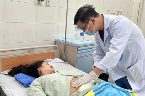 Cứu sống sản phụ nguy kịch chuyển từ đảo Lý Sơn vào đất liền