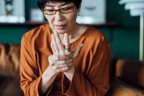 Cách khắc phục hiệu quả đau nhức xương khớp vào mùa lạnh