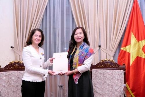 Bộ Ngoại giao tiếp nhận bản sao Quốc thư bổ nhiệm Đại sứ Colombia tại Việt Nam