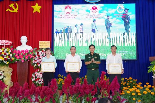 Đồn Biên phòng Long Khốt huy động sức mạnh toàn dân tham gia bảo vệ biên giới