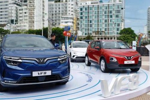 Đề xuất tiếp tục miễn lệ phí trước bạ với ô tô điện đến 28/2/2027