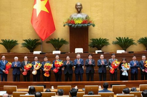 Quốc hội bầu hai Phó Chủ tịch Quốc hội và phê chuẩn hai Phó Thủ tướng