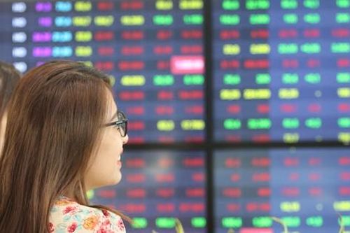 Cổ phiếu bảo hiểm hút dòng tiền, chứng khoán tăng điểm trở lại