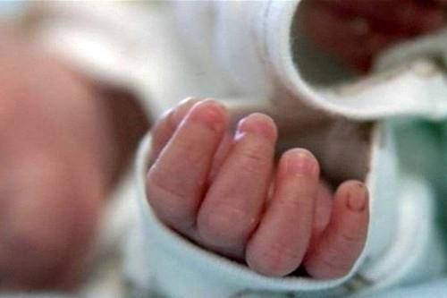 Hà Nội yêu cầu làm rõ vụ bé gái 5 tháng tuổi tử vong sau khi gửi bảo mẫu trông
