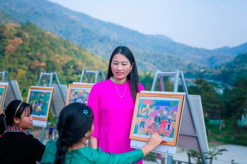 Thắp sáng văn hóa dân tộc thiểu số trong trường học ở Kỳ Sơn