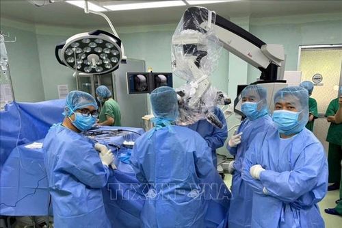 Thay khớp háng thành công cho bệnh nhân cao tuổi nhất từ trước đến nay