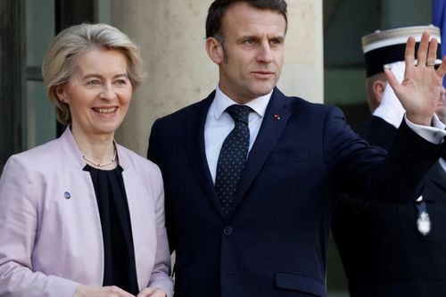 Sau loạt đòn choáng váng của chính quyền Trump, châu Âu họp khẩn ở Paris