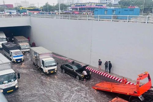 Khẩn trương xử lý ngập hầm chui Nguyễn Văn Linh - Nguyễn Hữu Thọ