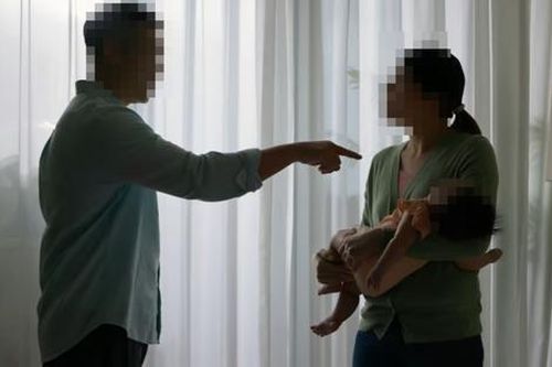 Người chồng ly hôn vì vợ không cho con mang họ của mình, phán quyết tòa án gây bất ngờ