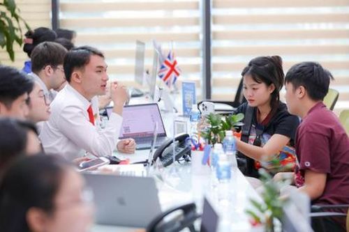 UEF áp dụng học bổng 100% khi thí sinh đăng ký chọn ngành công nghệ tài chính