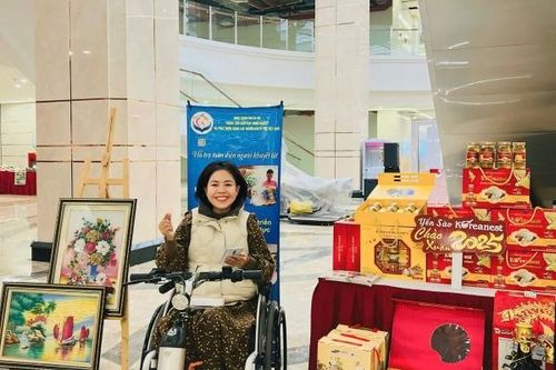 Người phụ nữ với chiếc xe lăn vượt qua nghịch cảnh