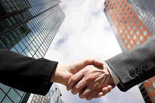 Mua bán và sáp nhập trong lĩnh vực y tế, giáo dục tại Việt Nam dự kiến sôi động trong năm 2025